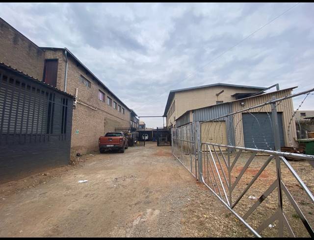 400M² WAREHOUSE FOR SALE IN DELAREY